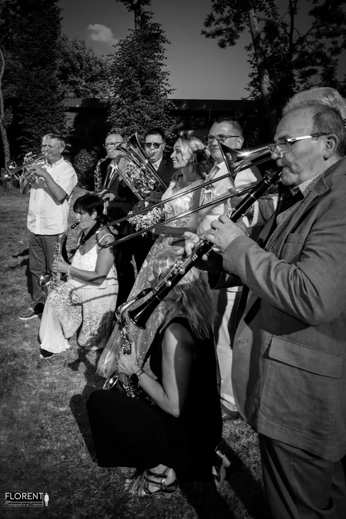 photographe mariage marquise calais musicien dunkerque au parc couple avec fanfare florent studio boulogne sur mer lille le touquet paris saint omer arras amiens