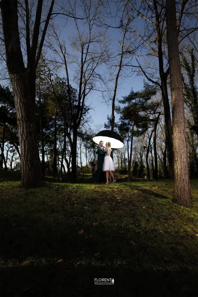 photographe mariage parc le touquet les amoureux sous parapluie lumineux florent studio lille paris boulogne sur mer saint omer le touquet calais