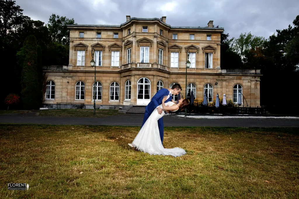 photographe mariage couple renversant arras lille pose parc chateau motte fenelon florent photographe boulogne sur mer lille le touquet paris saint omer calais