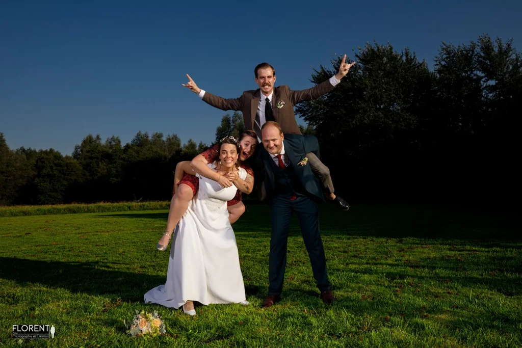 mariage hardelot calais photo humour témoins sur dos des maries florent studio fanie photographe boulogne sur mer lille calais saint omer le touquet arras