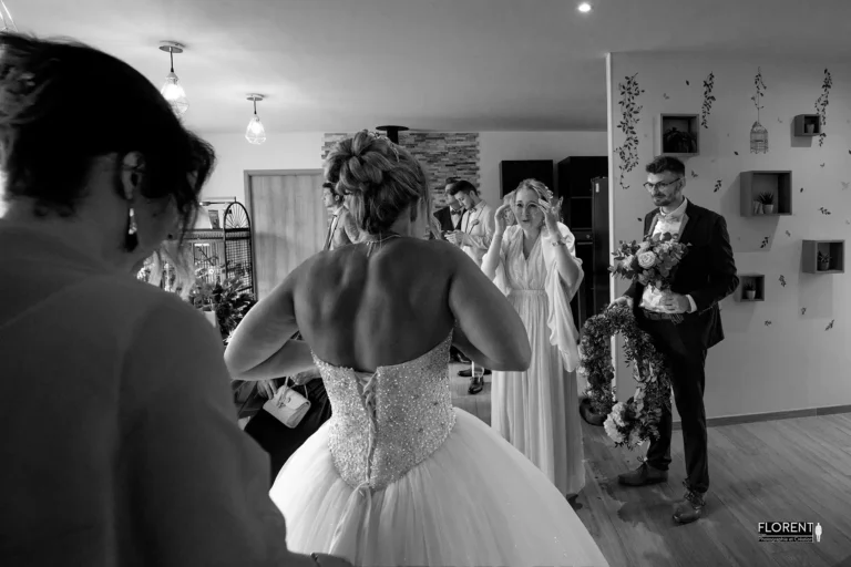photographe mariage saint omer humour mariee avec sa temoin decouverte folle florent studio photographe mariage pas de calais nord boulogne sur mer lille paris arras calais desvres selles