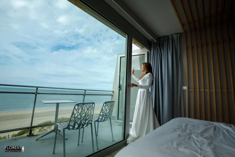 mariage le touquet habillage madame salut au balcon florent studio photographe boulogne sur mer le touquet saint omer lille paris