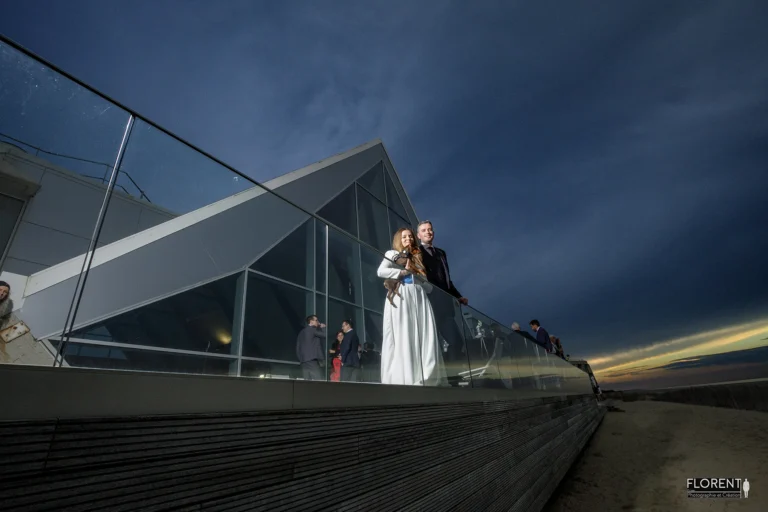 superbe photo des maries canadiens terrasse novotel le touquet reflet le soir vue du sable florent photographe lille le touquet boulogne sur mer paris arras amiens calais
